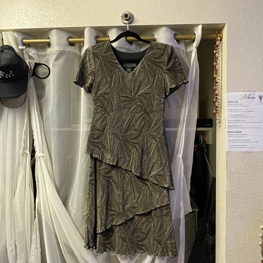 Elegant Black and Gold Patterned Dress